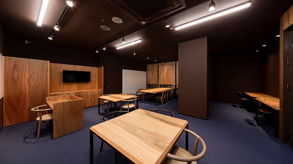 共同作業＆打合せ&展示ブース